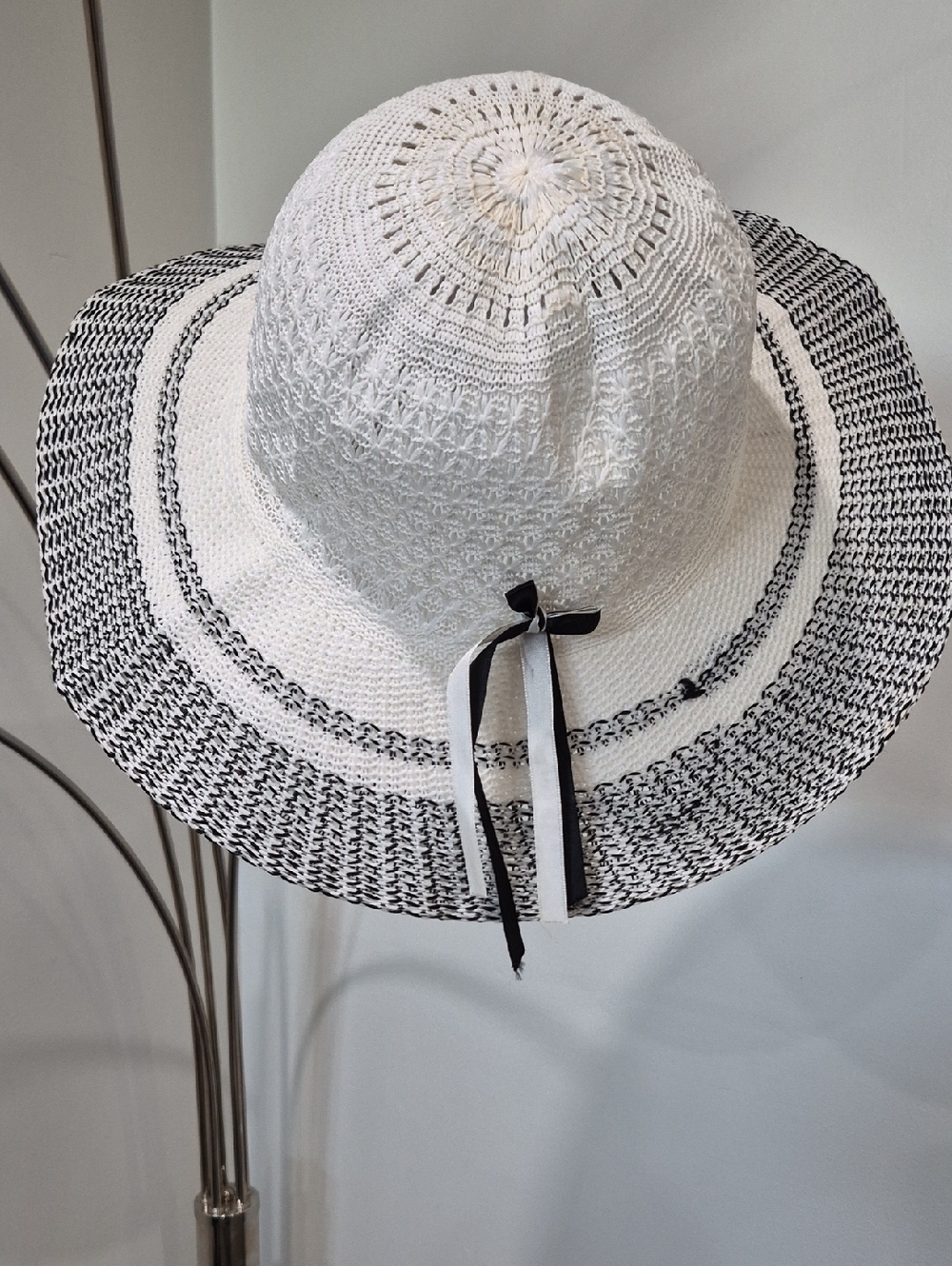 White and Black Wide-Brim Sun Hat with Ribbon
